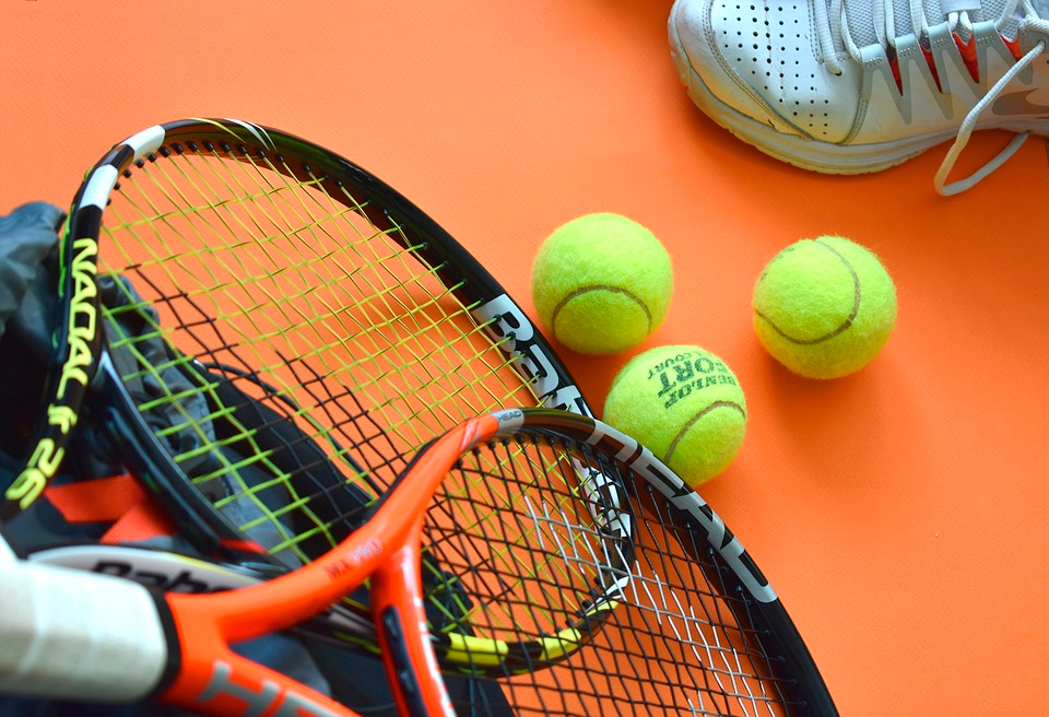 Como elegir una raqueta tenis - Club de Tenis Mislata